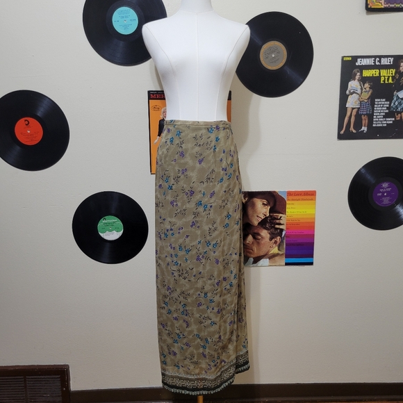 Requirements Dresses & Skirts - Requirements | Vintage Green Floral Skirt